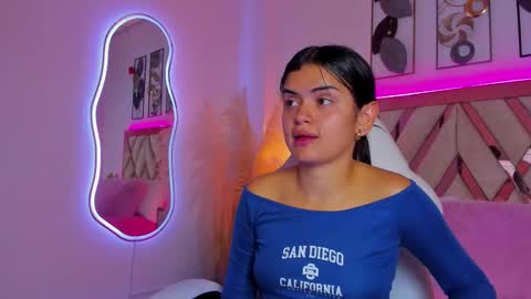 Estrella  online show from March 2026 02:10:01 PM