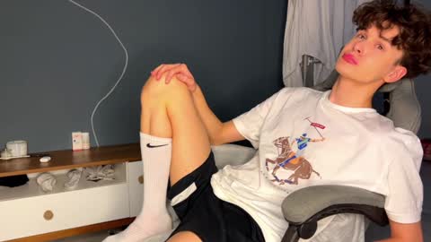 Alex online show from December 2024 04:04:01 PM