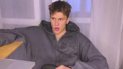 Alex online show from June 2026 06:11:01 PM