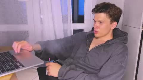 Alex online show from June 2026 07:03:02 PM