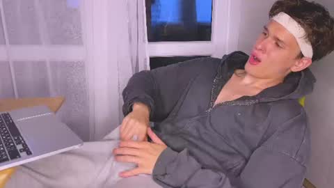 Alex online show from June 2026 07:04:01 PM