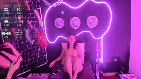 Cloe and Megan online show from October 2025 07:12:02 PM