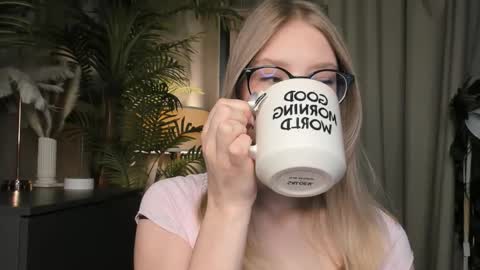 Snapshot of eternity_cuite chatting on November 2025 05:49:01 AM Natalie online show from November 2025 05:49:01 AM