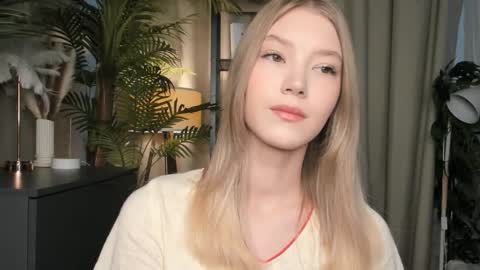 Snapshot of eternity_cuite chatting on November 2025 05:46:01 AM Natalie online show from November 2025 05:46:01 AM