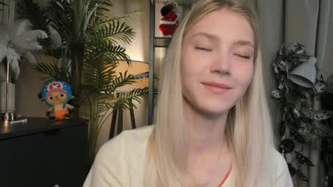 Snapshot of eternity_cuite chatting on May 2026 06:00:02 AM Natalie online show from May 2026 06:00:02 AM