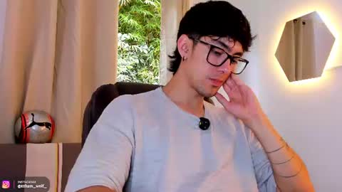 etham_wolf1 online show from July 2026 05:52:01 PM
