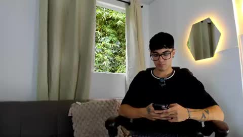 etham_wolf1 online show from August 2026 06:07:02 PM
