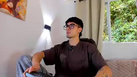 etham_wolf1 online show from August 2026 06:21:01 PM