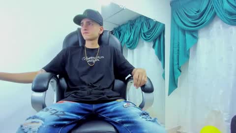 Snapshot of ethan_boy_ chatting on December 2024 08:17:01 PM Ethan online show from December 2024 08:17:01 PM