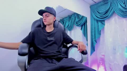 Snapshot of ethan_boy_ chatting on December 2024 01:07:02 AM Ethan online show from December 2024 01:07:02 AM