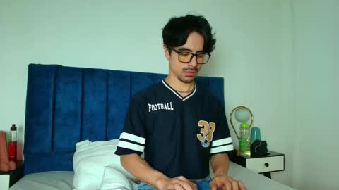 ethan  online show from December 2025 03:34:02 AM