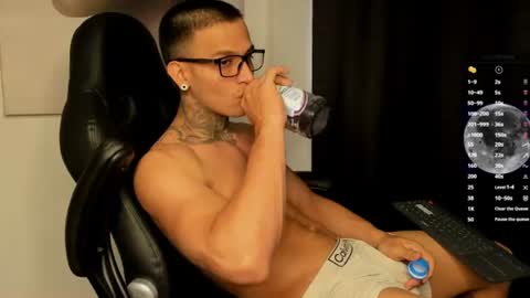 Ethan - Independent model online show from June 2026 08:22:02 PM