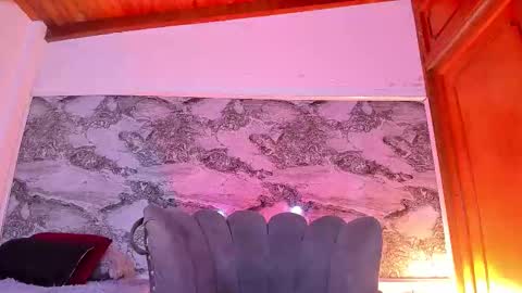 Snapshot of ethan_thouse chatting on December 2025 07:19:02 PM ethan_thouse online show from December 2025 07:19:02 PM