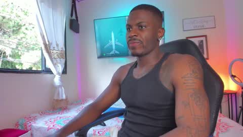 Snapshot of ethan_travis0 chatting on November 2025 09:03:02 PM ethan travis online show from November 2025 09:03:02 PM