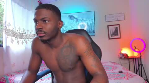 Snapshot of ethan_travis0 chatting on December 2025 06:59:02 PM ethan travis online show from December 2025 06:59:02 PM