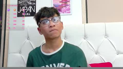 Snapshot of ethan_westt chatting on November 2025 09:05:02 PM Ethan online show from November 2025 09:05:02 PM