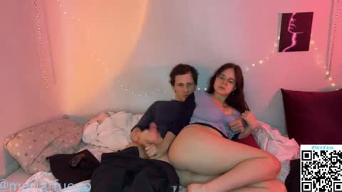 Snapshot of ethanandmaria chatting on April 2026 09:17:01 PM EthanandMaria online show from April 2026 09:17:01 PM