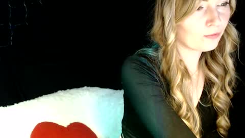 Snapshot of euphoria055 chatting on December 2024 06:43:01 AM Liana online show from December 2024 06:43:01 AM