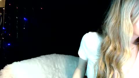 Snapshot of euphoria055 chatting on December 2024 11:18:02 AM Liana online show from December 2024 11:18:02 AM