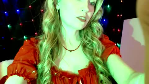 Snapshot of euphoria055 chatting on December 2024 10:28:02 AM Liana online show from December 2024 10:28:02 AM