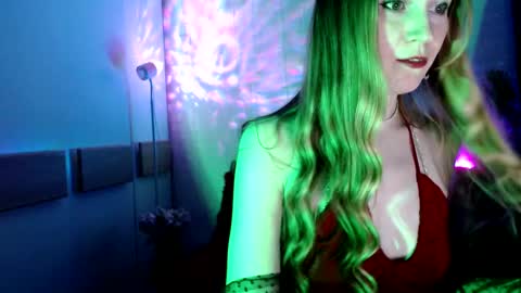 Snapshot of euphoria055 chatting on March 2025 11:17:01 AM Liana online show from March 2025 11:17:01 AM