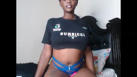 Snapshot of euphoric_cosmos chatting on December 2025 02:30:02 AM euphoria online show from December 2025 02:30:02 AM