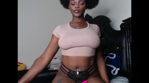 Snapshot of euphoric_cosmos chatting on February 2026 07:35:01 AM euphoria online show from February 2026 07:35:01 AM