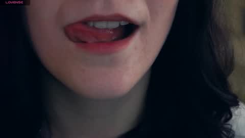 Snapshot of eustoliabondura chatting on November 2025 05:48:02 PM Pamula online show from November 2025 05:48:02 PM