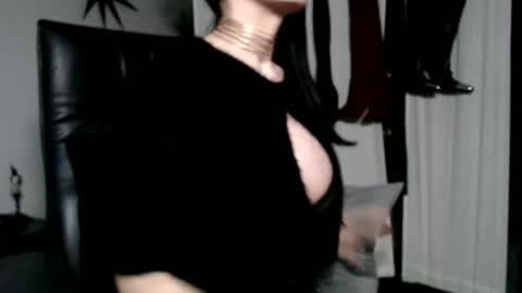Snapshot of eva65 chatting on February 2025 11:28:02 PM EVA65 online show from February 2025 11:28:02 PM