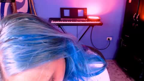 Iris Smile  independent model online show from May 2026 10:04:02 PM