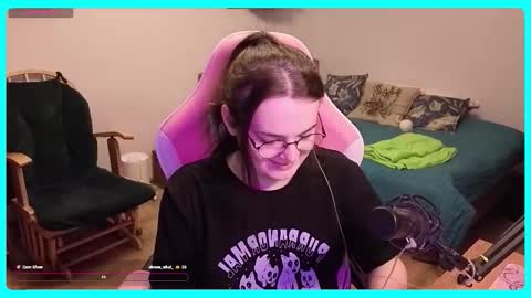 Snapshot of eva_katt chatting on December 2025 01:31:02 PM Gamer Katt online show from December 2025 01:31:02 PM