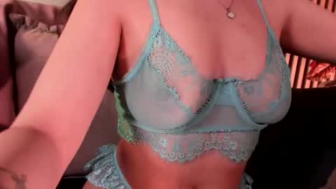 Angelinne online show from March 2026 02:37:01 AM