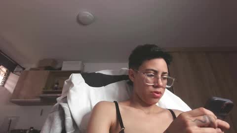 Eva cute online show from April 2026 12:54:01 PM