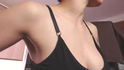 Eva cute online show from May 2026 01:05:01 PM