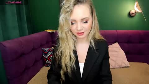 Eva 3 online show from September 2025 02:02:01 AM