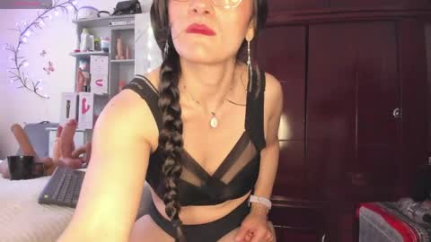 Eva Notty  online show from April 2026 01:41:02 PM