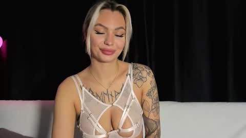 Snapshot of eva_re chatting on November 2025 06:13:01 AM Eva online show from November 2025 06:13:01 AM