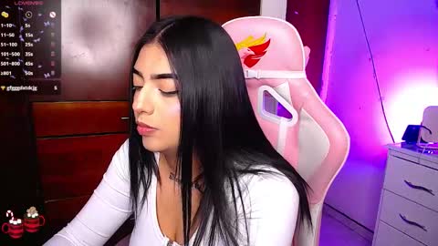 Snapshot of eva_six_ chatting on December 2024 07:00:01 PM Eva online show from December 2024 07:00:01 PM