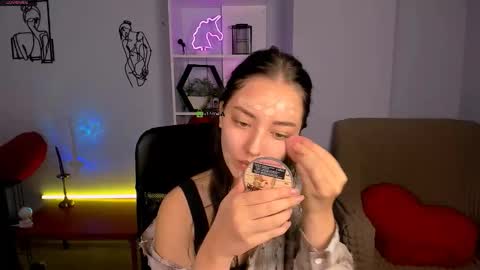 Snapshot of eva_smiith_ chatting on November 2025 06:46:01 AM Eva online show from November 2025 06:46:01 AM