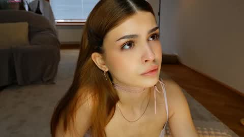 Hello my name is Eva its my first day here online show from April 2026 07:39:01 AM