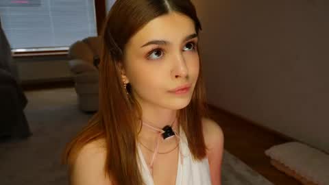 Hello my name is Eva its my first day here online show from May 2026 08:52:01 AM