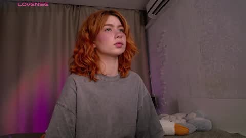 Snapshot of evaa_moonn_ chatting on November 2025 02:52:02 PM Eva online show from November 2025 02:52:02 PM