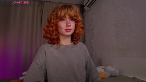 Snapshot of evaa_moonn_ chatting on November 2025 04:33:02 AM Eva online show from November 2025 04:33:02 AM