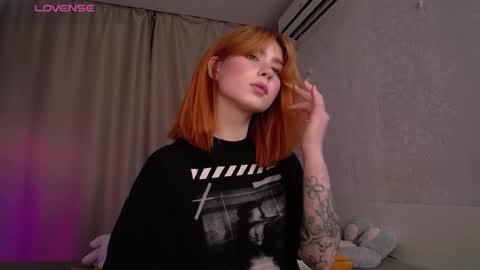 Snapshot of evaa_moonn_ chatting on November 2025 09:41:01 AM Eva online show from November 2025 09:41:01 AM