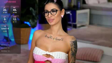 Snapshot of evaamanti chatting on November 2025 05:40:01 AM Eva online show from November 2025 05:40:01 AM