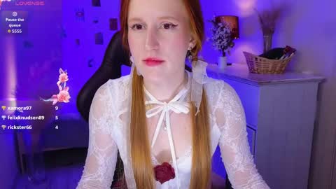 Snapshot of evabellea chatting on June 2026 02:33:01 PM EvaBellea online show from June 2026 02:33:01 PM