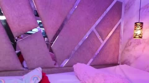 Snapshot of evabloom_ chatting on November 2025 09:51:02 PM EvaBloom online show from November 2025 09:51:02 PM