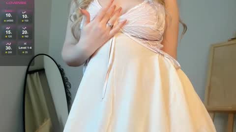 Eva  online show from January 2025 05:48:01 AM