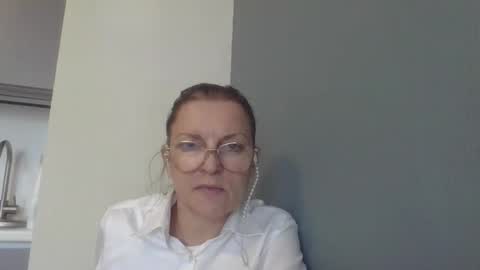 evaglad online show from September 2025 07:32:01 AM