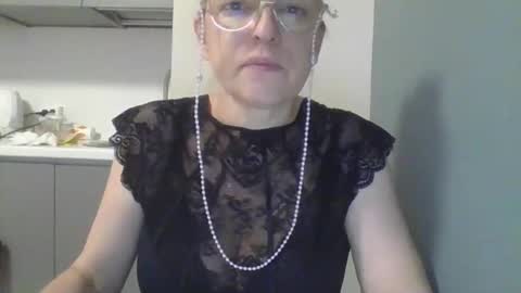 evaglad online show from September 2025 03:51:01 AM